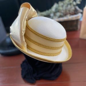 Embellished women hat